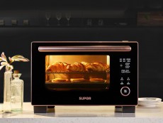 Intelligent steaming and baking machine